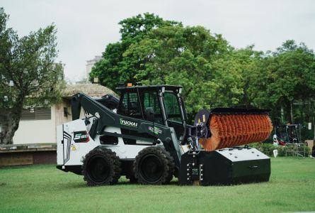Selection of Quick Coupler Systems and Working Attachments for Skid-Steer Loaders