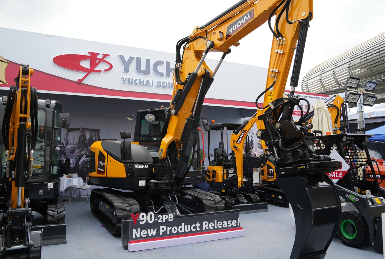 Yuchai Equipment brilla en la 139.ª Feria de Cantón: el estreno mundial de la excavadora hidráulica Y90-2PB abre un nuevo paradigma para la construcción en el extranjero