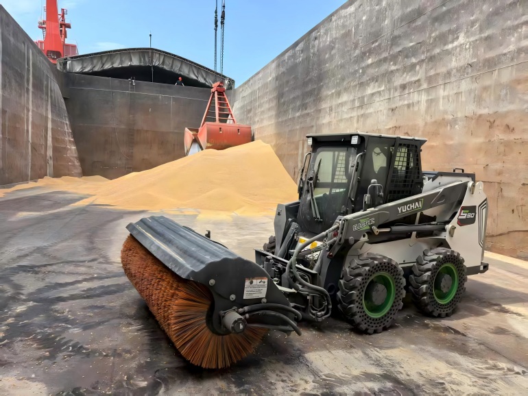 Yuchai S90 Skid Steer Loader Revolutionizes Operations at COFCO Ports