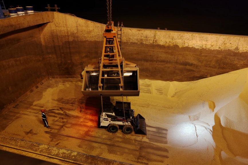 Yuchai S90 Skid Steer Loader Revolutionizes Operations at COFCO Ports