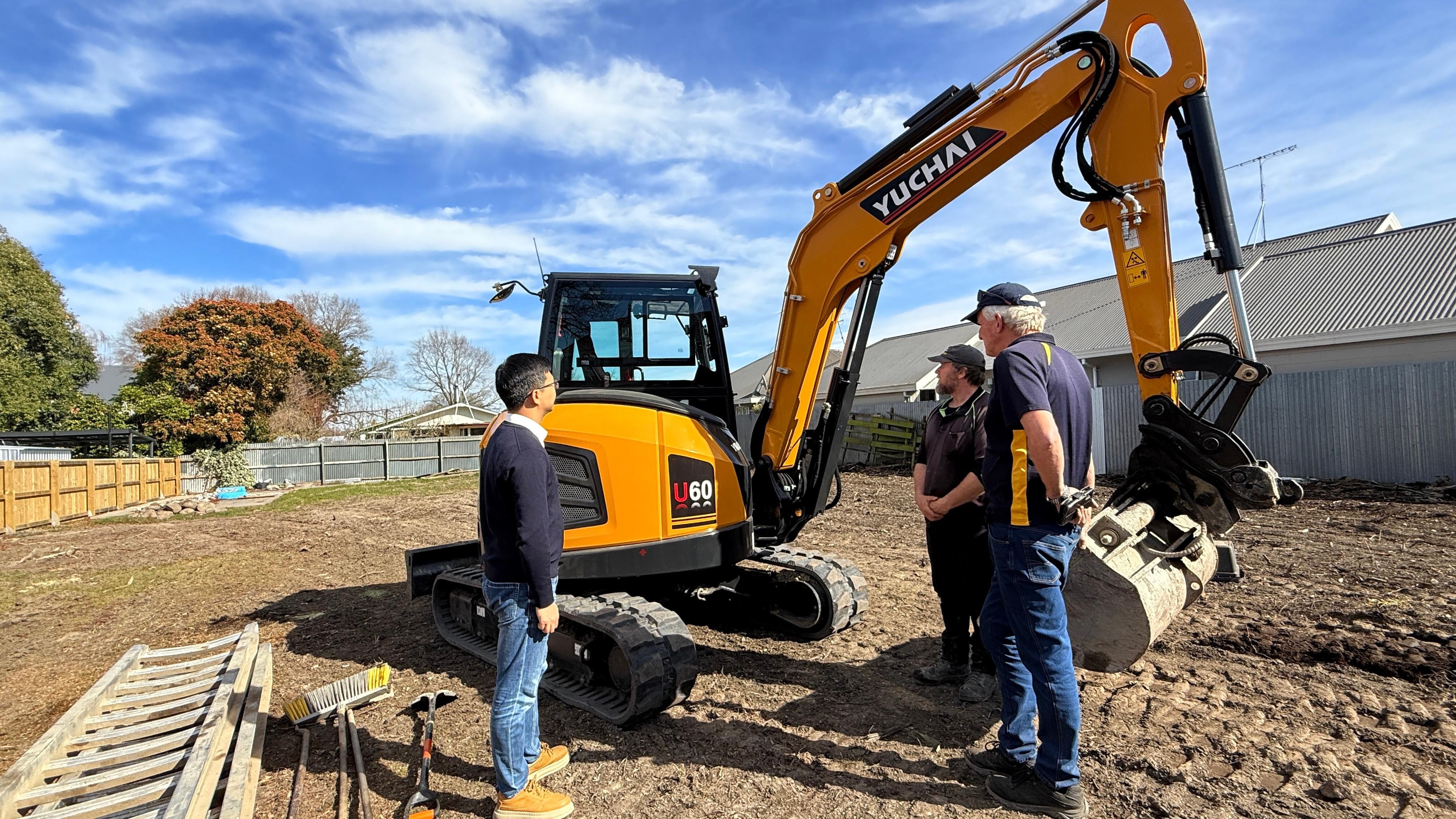 Yuchai Equipment in In-Depth Discussion on U60 Excavator with long-term New Zealand Partner