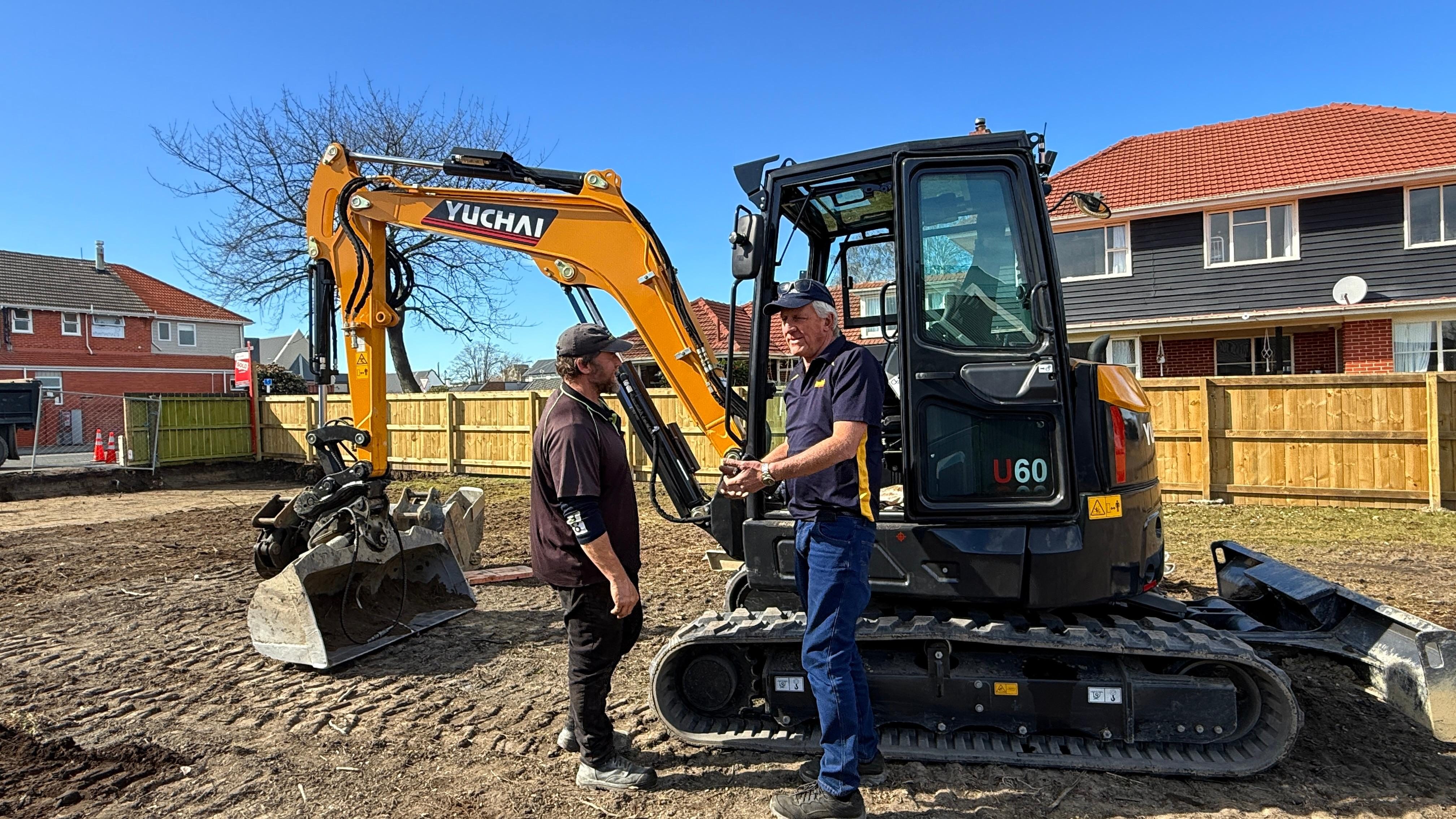 Yuchai Equipment in In-Depth Discussion on U60 Excavator with long-term New Zealand Partner