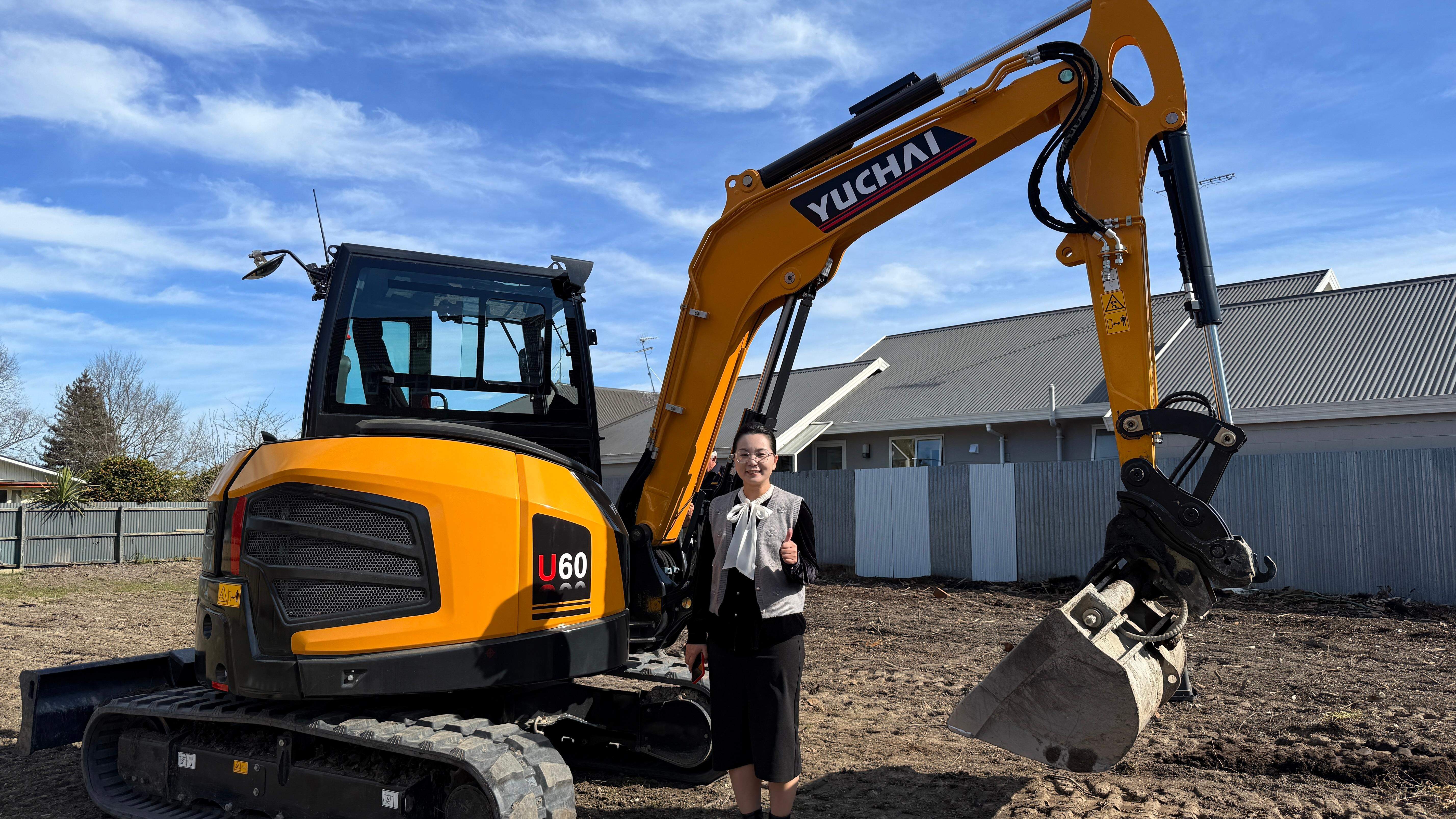 Yuchai Equipment in In-Depth Discussion on U60 Excavator with long-term New Zealand Partner