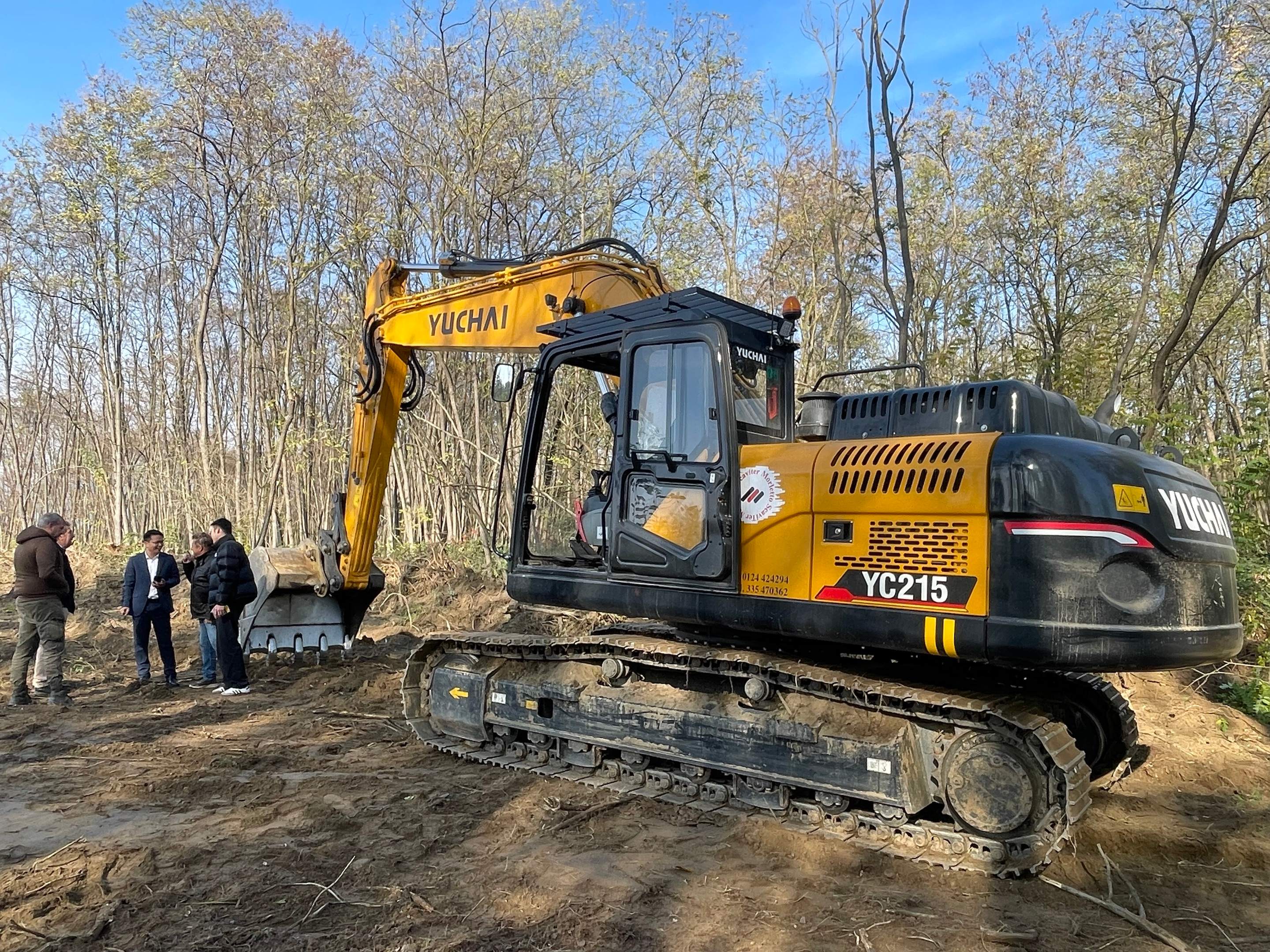 Leaders Of Yuchai Equipment, Accompanied By Service Staff And Sales Representatives, Traveled To Europe For Business Negotiations Leaders Of Yuchai Equipment, Accompanied By Service Staff And Sales Representatives, Traveled To Europe For Business Negotiations