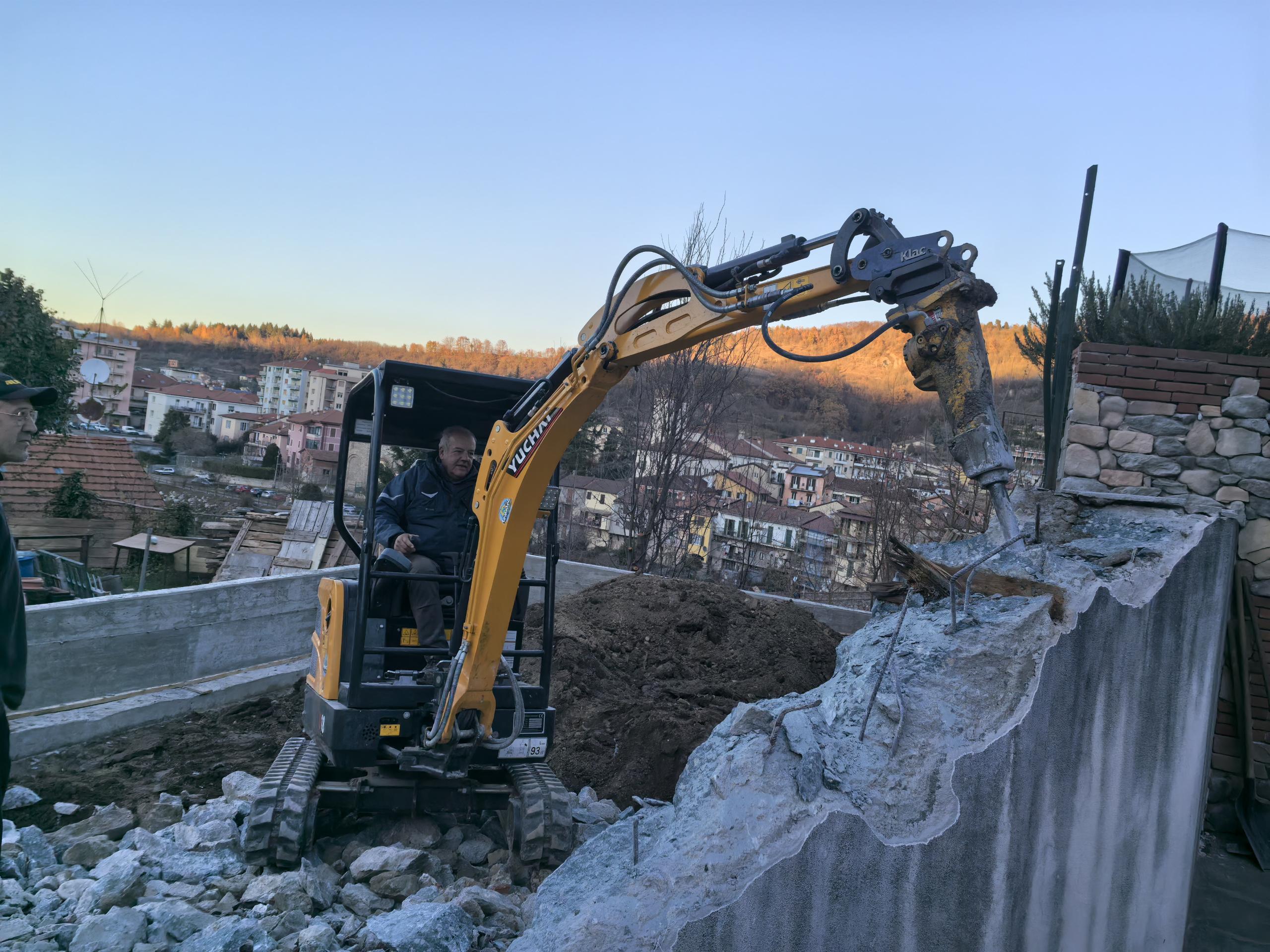 European Demolition Sites: Powered by Yuchai Equipment's Excavator