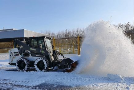 Minipala elettrica Yuchai S150: conquista l'inverno con versatilità
