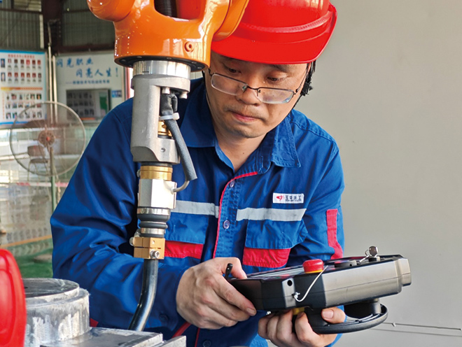 In the Guangxi regional selection of the Robot Welding event at the 2023 National Second Vocational Skills Competition, Yuchai participant Liu Yingjia secured the fifth position